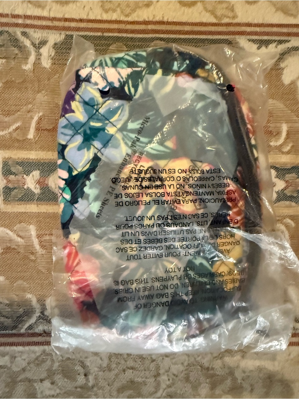 VERA BRADLEY
MINI ZIP ICONIC COSMETIC BAG